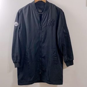 MLB women’s black jacket. Medium size with 3 pockets.